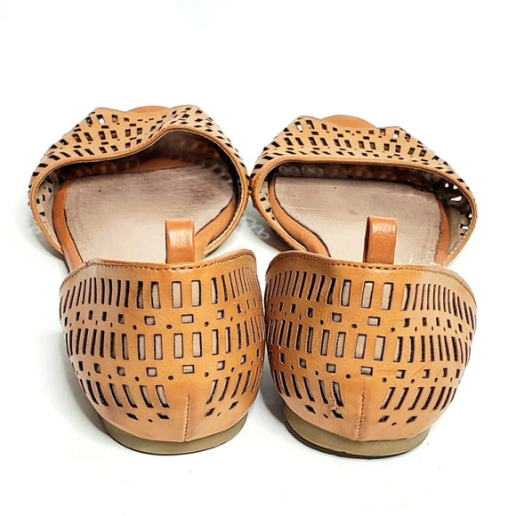 RESTRICTED Laser Cut Open Toe Flats - Picture 3 of 8